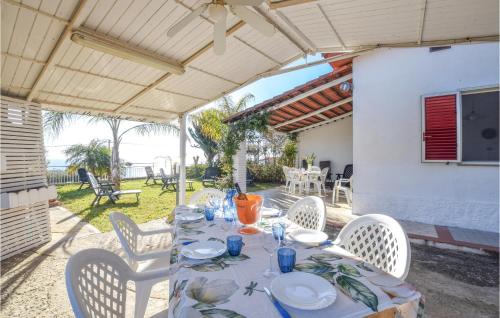  3 Bedroom Beautiful Home In Ricadi in Ricadi