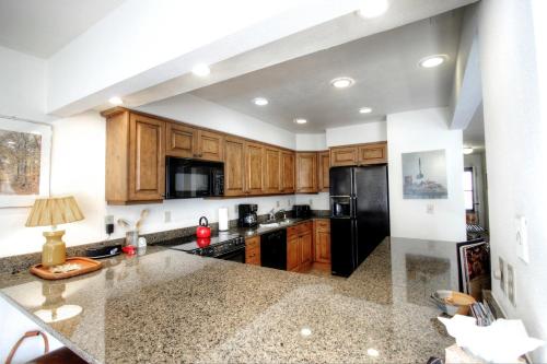 K1 Gore Creek Meadows Townhouse - image 7