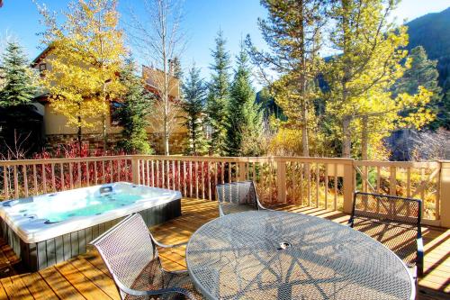 K1 Gore Creek Meadows Townhouse - image 13