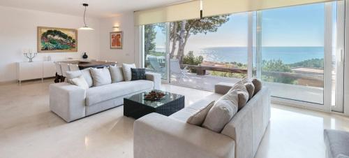 Two-Bedroom Villa image 3