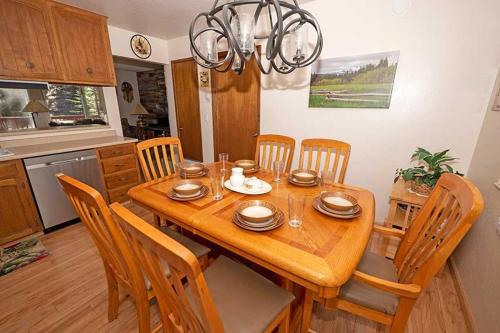 Wildwood AvenueApartment - image 10