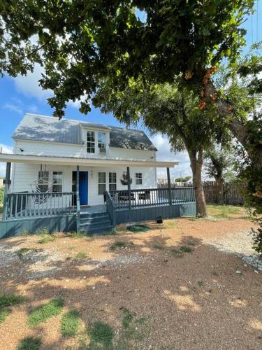 The Paddock House at Blanco Texas