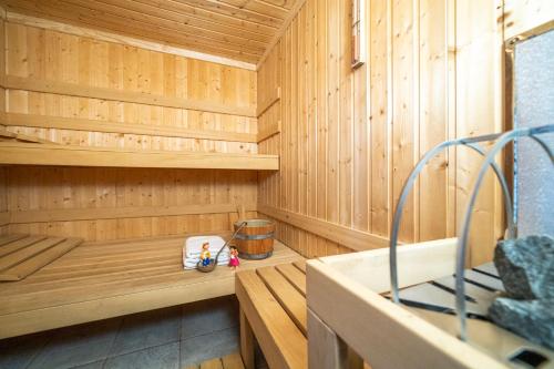 Sauna, Heidi-Alm Lodge in Falkert