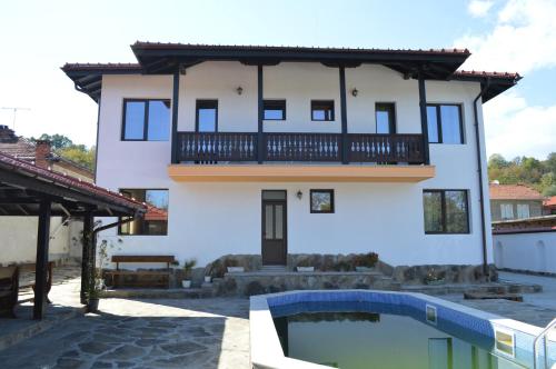 Sissepääs, DE-YAN Guest House in Troyan