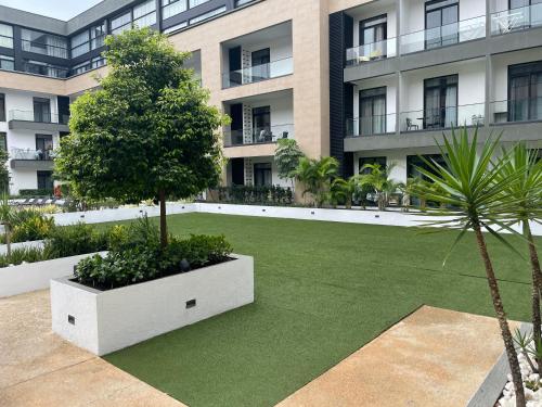 King Size Bed & 129 Mb Data Speed 1BR en suite with pool at Embassy Gardens, Cantonment, Accra, Accra (foto 3)