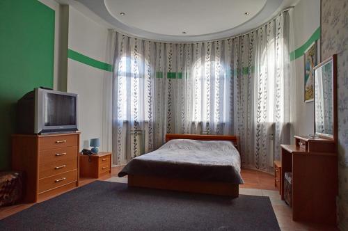 Hotel Seven Kings Set in a prime location of Kirova, Hotel Seven Kings puts everything the city has to offer just outside your doorstep. The hotel offers guests a range of services and amenities designed to provide com
