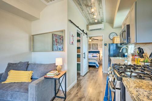 Updated Lake Conroe Cabin Rental - Walk to Water! in Willis, USA