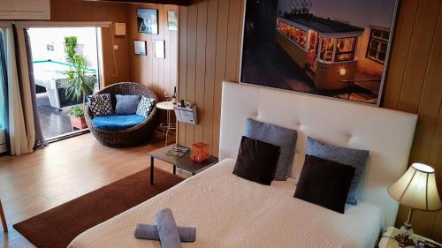  Room near the airport in Maia