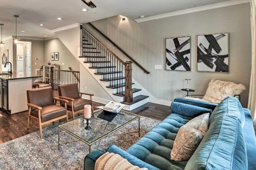 Chic Nashville Townhome Less Than 2 Miles to Music Row! in Nashville, USA