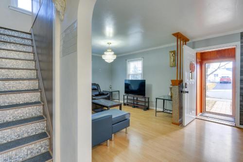 about 20 Mi to Manhattan Quaint Clifton Home! in Clifton (New Jersey)