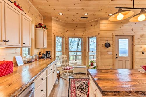 Mineral Bluff Cabin Near Lake Blue Ridge! in Mineral Bluff, USA