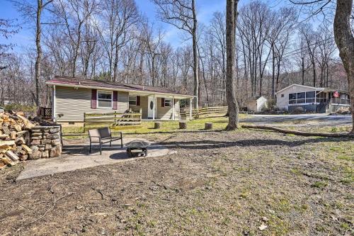 Charming Home with Yard Near Shenandoah River!