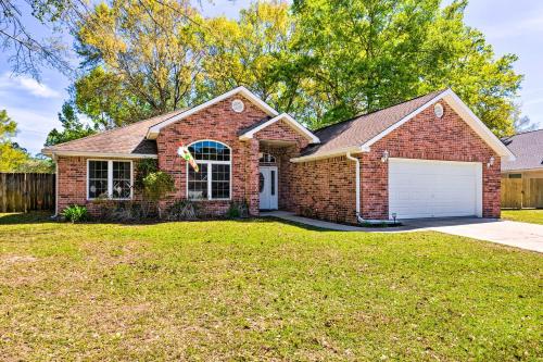 Ocean Springs Home with Fire Pit and Game Room!