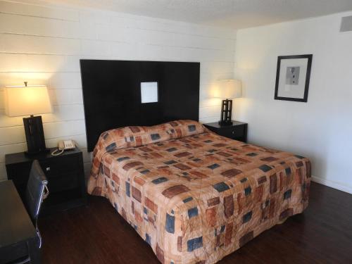 1 queen bed