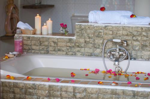 Baño, Crater Lake Tented Camp and Game Sanctuary in Naivasha