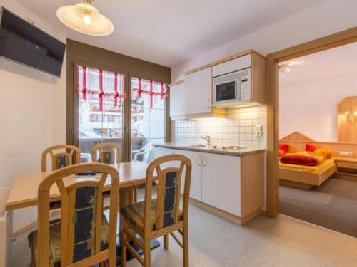  Inviting Apartment in the center of Flirsch with Wellness, Unterkunft in Flirsch