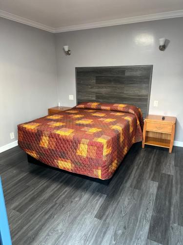 Vegas motel in West Athens, USA