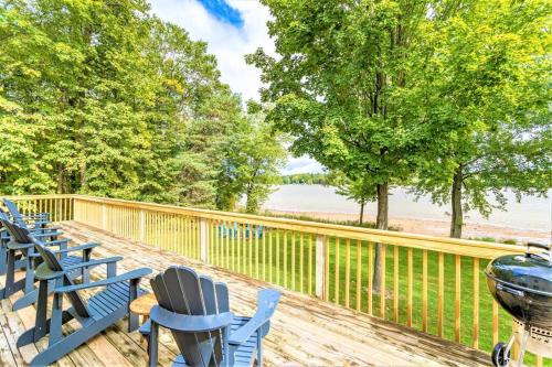 Pet-Friendly Mosinee Retreat w/ Private Dock!