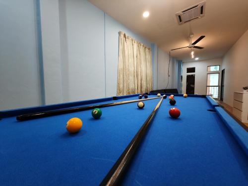 KTV, Dart & Snooker 4BR 16-20pax 4min walk to Jonker & Town
