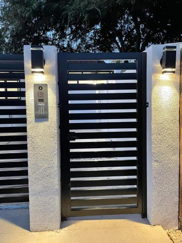 Gated private house with own parking Sherman Oaks, Los Angeles (fotografie 10)