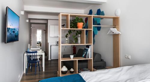 Island Apartments - image 2