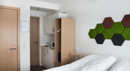 Island Apartments - image 3