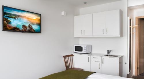 Island Apartments - image 5