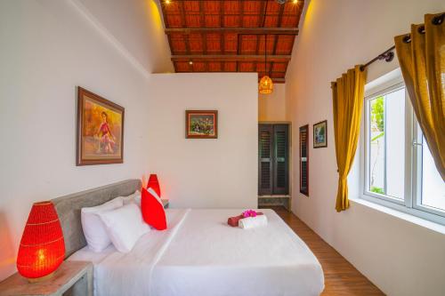 Two-Bedroom House image 7