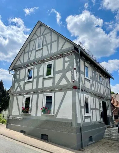 Rosehill Cottage 1699 - Stilvolles Hideaway, Berge & See in Eisemroth, Deutschland