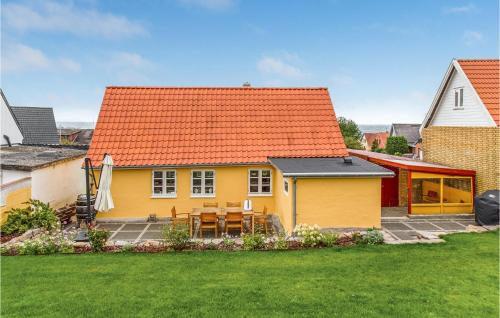  Awesome Home In Allinge With 2 Bedrooms And Wifi, Pension in Allinge