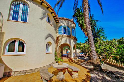 May-10 - modern, well-equipped villa with private pool in Benissa, Benissa (foto 10)