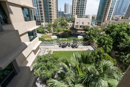 Lux BnB I 29 Burj BLVD I Pool Views - image 13