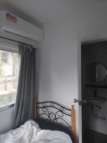 Private Room- Gwynneville