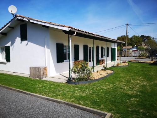 Gîte de l'estey- Maison Landaise 3 chambres avec jardin, SPA, Vélos, classé 4 étoiles-A 800m du Lac de Sanguinet - Location saisonnière - Sanguinet