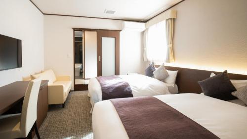 Twin room, annex