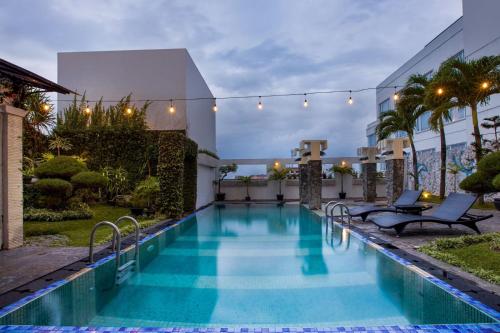Swimming pool, Malyabhara Hotel near Tugu Railway Station