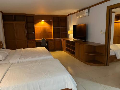 NARAIGRAND HOTEL (โรงแรมนารายณ์แกรนด์) in Lopburi