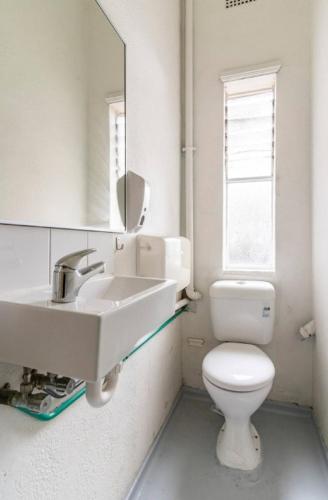 ห้องน้ำ, 151 Hoddle Budget Private Rooms in เมลเบิร์น