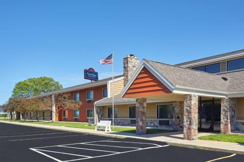 AmericInn by Wyndham Elkhorn Near Lake Geneva