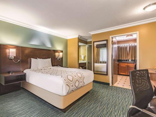 La Quinta Inn & Suites by Wyndham San Francisco Airport West