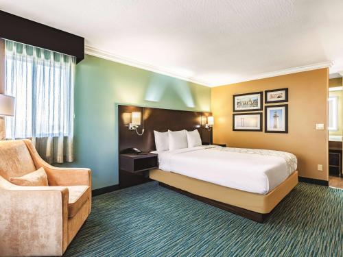 La Quinta Inn & Suites by Wyndham San Francisco Airport West