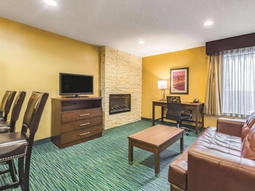 La Quinta Inn & Suites by Wyndham San Francisco Airport West