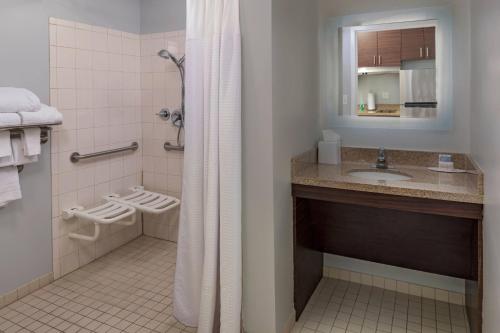 TownePlace Suites by Marriott Monroe - image 11