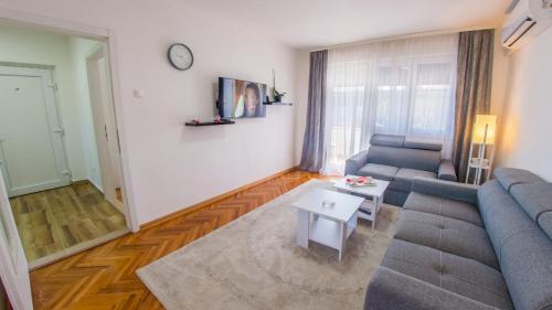 Elegant Avenue Escape - Mostar