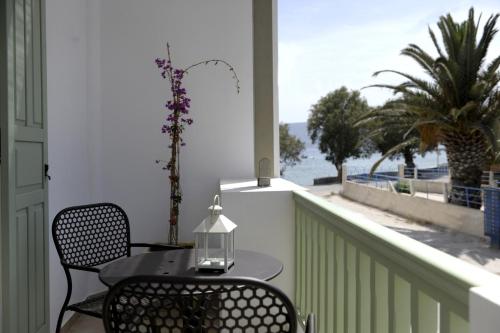 beranda/teres, Almyris in Milos Island