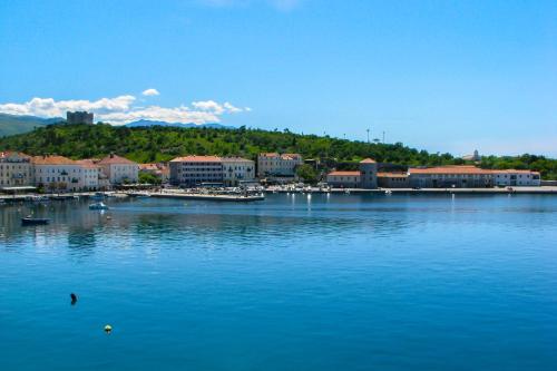 Skats, Hotel Art in Senj