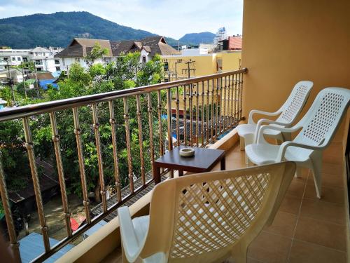 room detail thumbnail 1