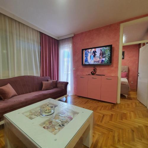 Apartman KRISTINA, Istocno Sarajevo,Vojvode Radomira Putnika 49f - Apartment - Lukavica