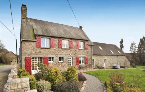 Awesome home in Saint-Brice-de-Landell with WiFi and 6 Bedrooms