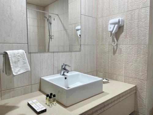 Bathroom, Hotel Gloria Deluxe in Burabay
